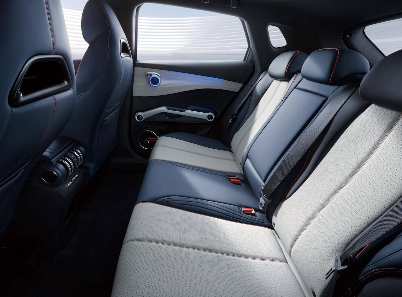BYD presenta un crossover eléctrico con 510 km de autonomía, que tendrá un precio de unos 25.000 dólares-10 BYD presenta un crossover eléctrico con 510 km de autonomía, que tendrá un precio de unos 25.000 dólares-10