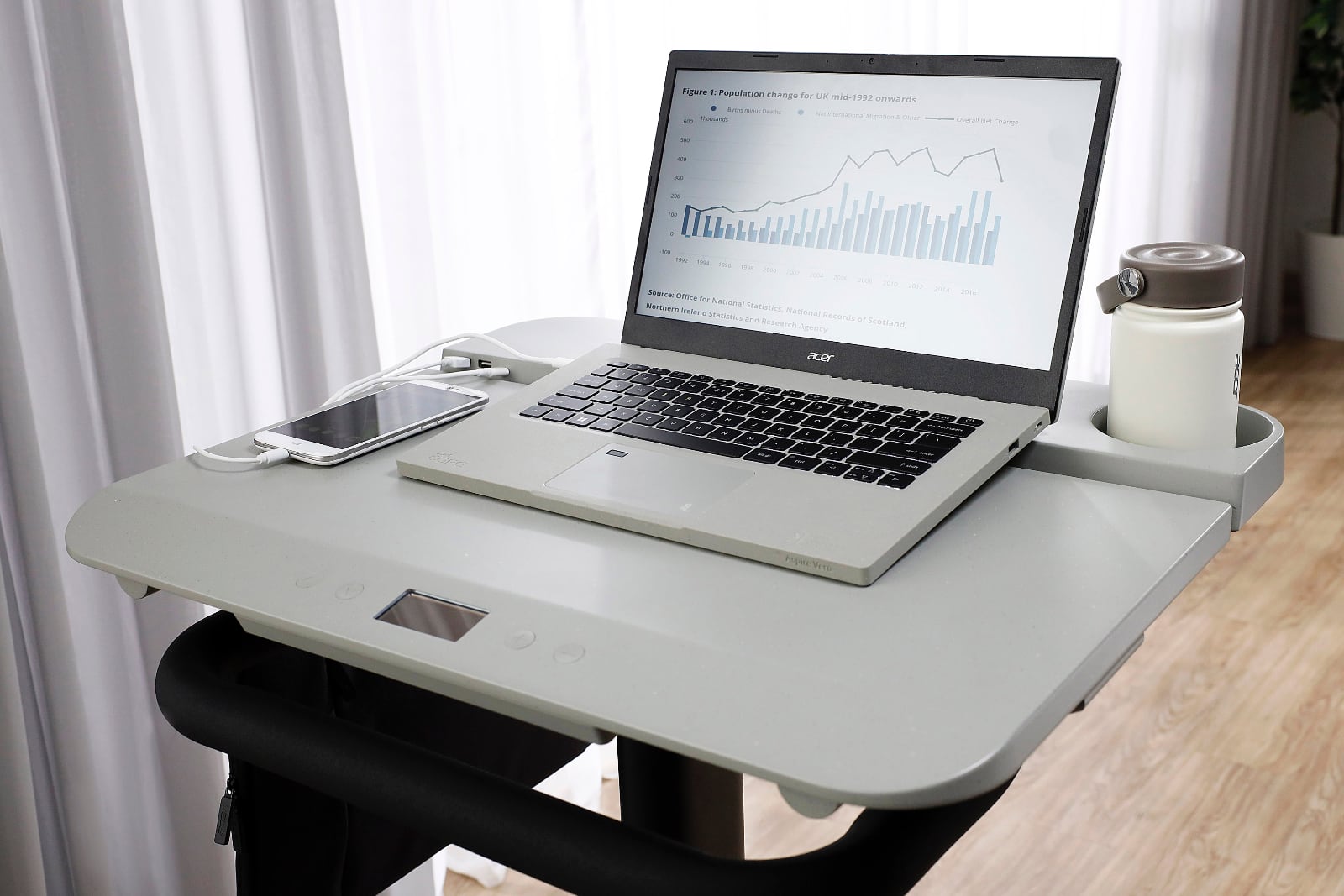 Acer presenta eKinekt BD 3 Bike Desk. Convierte la energía del pedaleo del ciclista en energía para cargar el portátil.-2 Acer presenta eKinekt BD 3 Bike Desk. Convierte la energía del pedaleo del ciclista en energía para cargar el portátil.-2