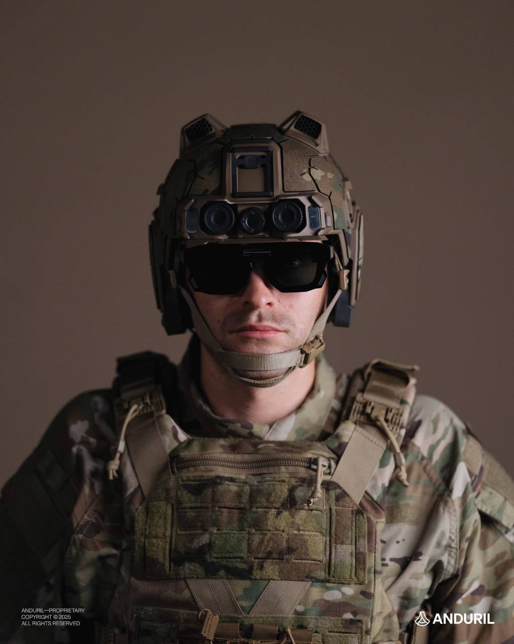 Casco EagleEye en acción por Anduril Industries