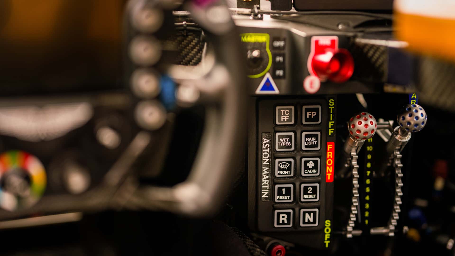 Aston Martin Valkyrie LM 2025 - image 4 Aston Martin Valkyrie LM 2025 - image 4