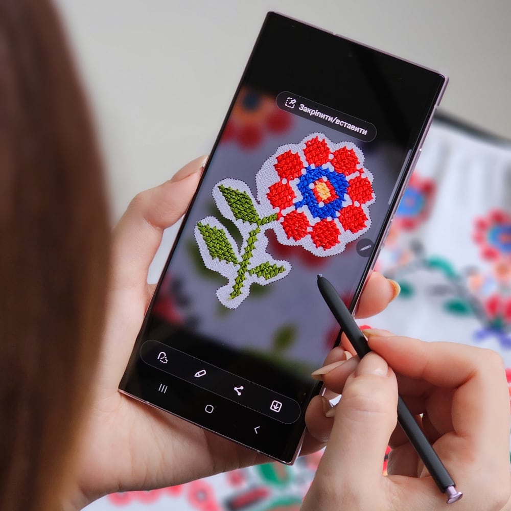 La imagen de la cámara de 200 megapíxeles del Galaxy S23 Ultra se utiliza en una de las pantallas más grandes de Europa