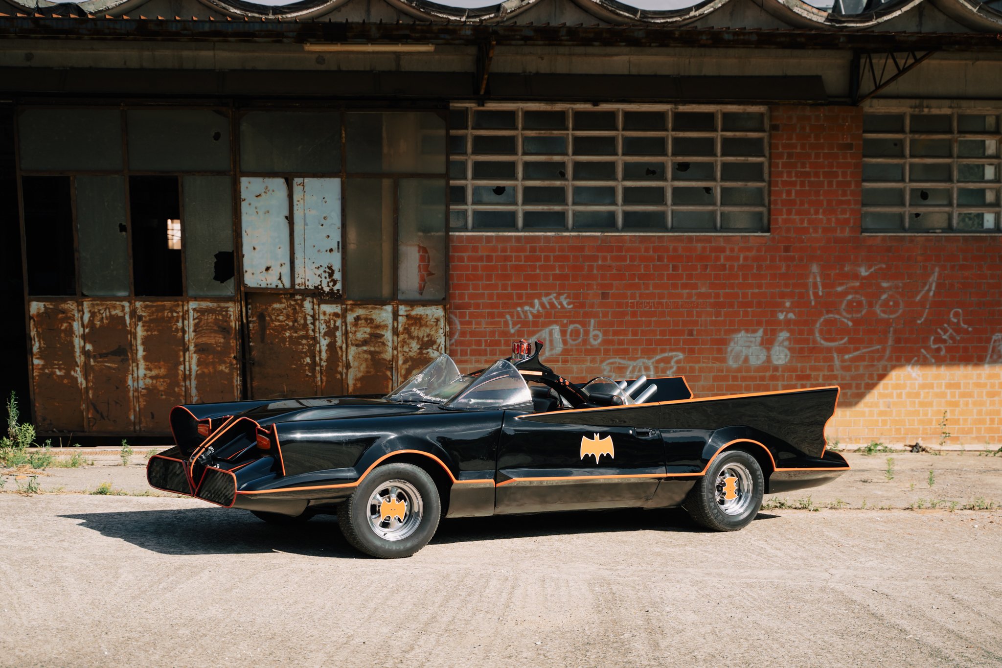 Una réplica del Batmobile utilizada por Adam West