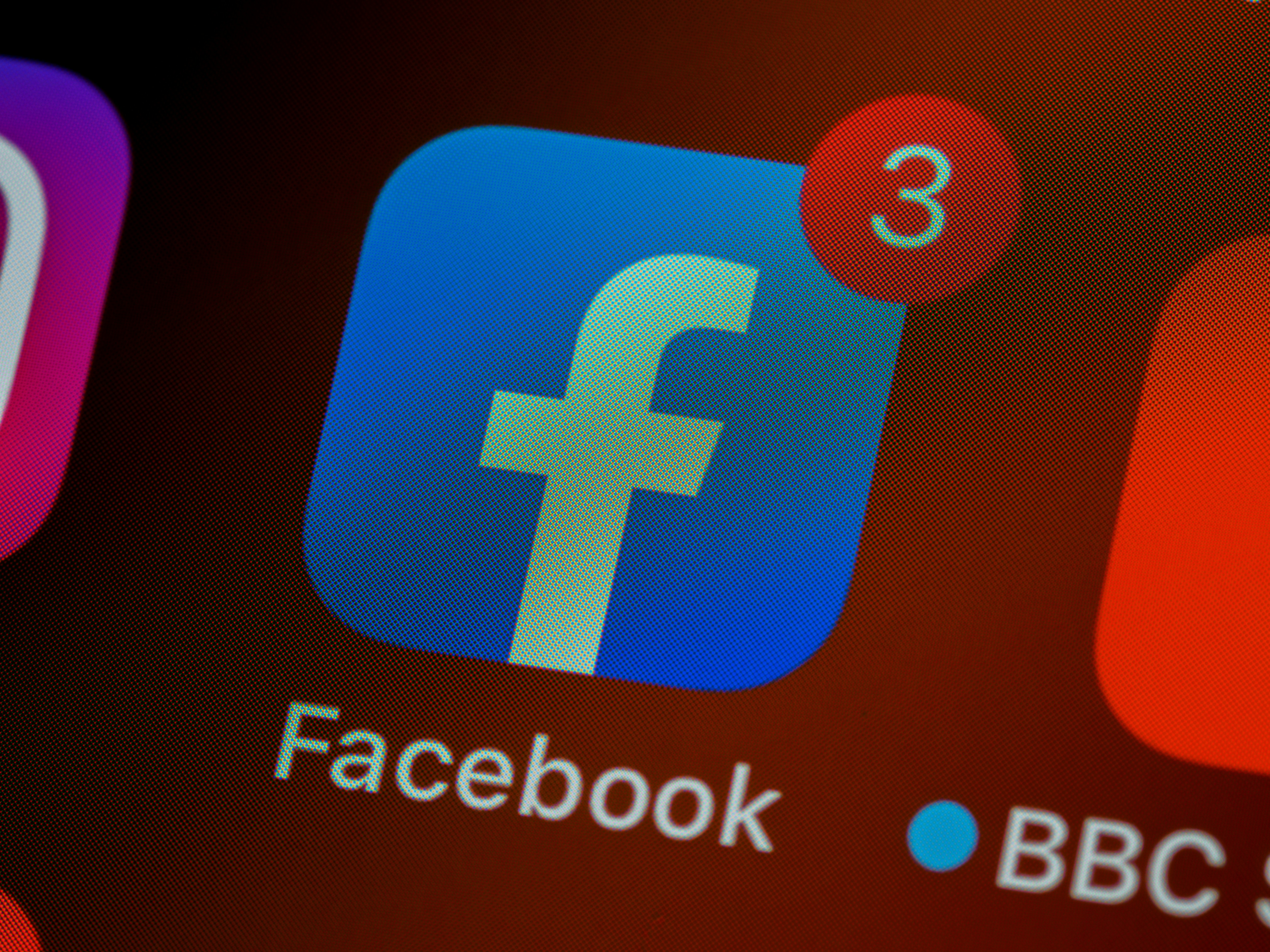 Meta implementa IA avanzada para mejorar las recomendaciones de vídeo en Facebook
