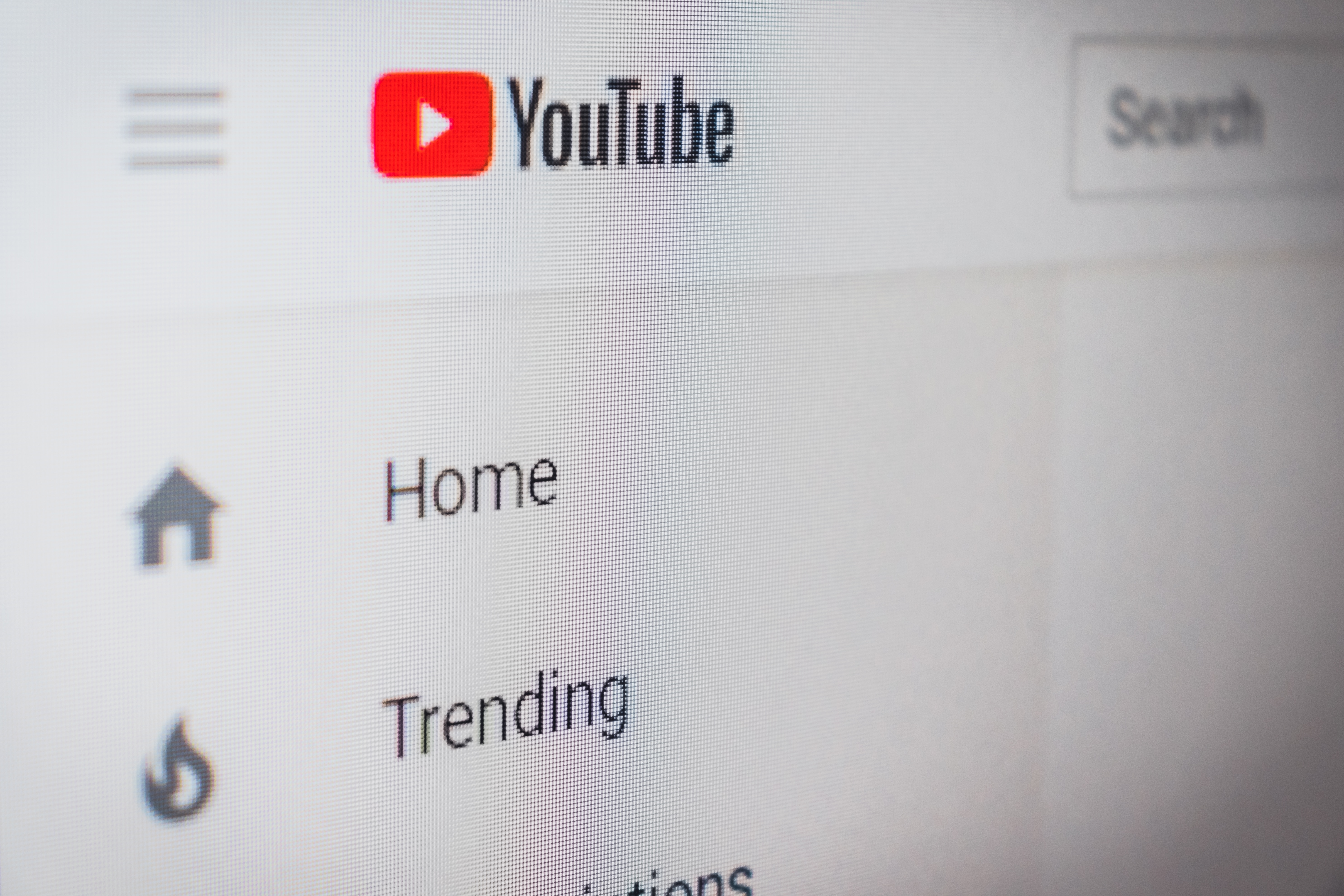 YouTube permitirá a músicos y actores solicitar la retirada de dipfakes YouTube permitirá a músicos y actores solicitar la retirada de dipfakes