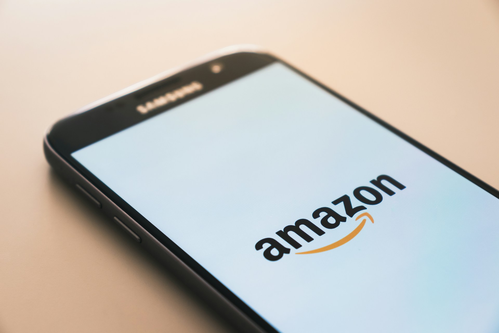 Amazon amplía la disponibilidad de Q, un chatbot empresarial con inteligencia artificial Amazon amplía la disponibilidad de Q, un chatbot empresarial con inteligencia artificial