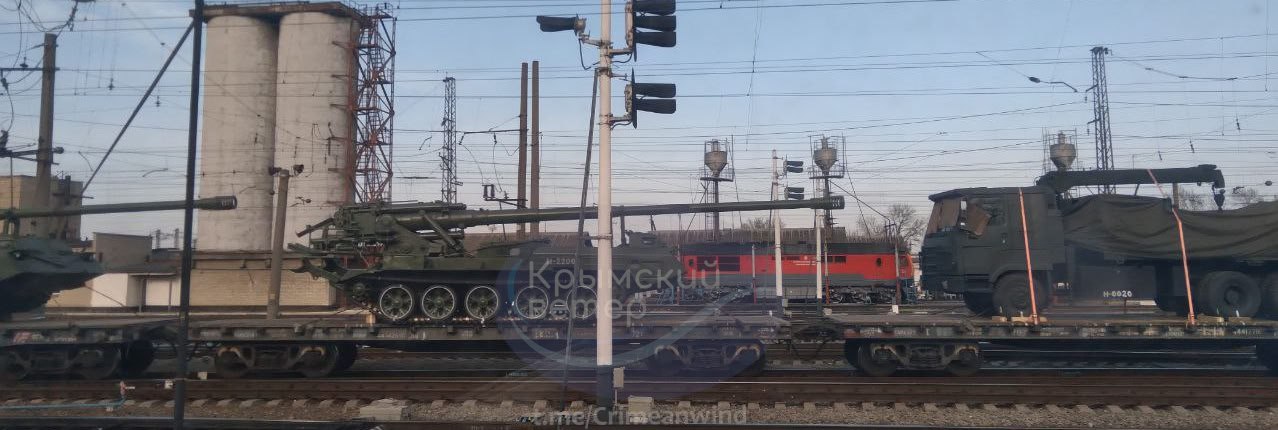 Sistema de defensa antiaérea Koksan en un tren en la Crimea ocupada