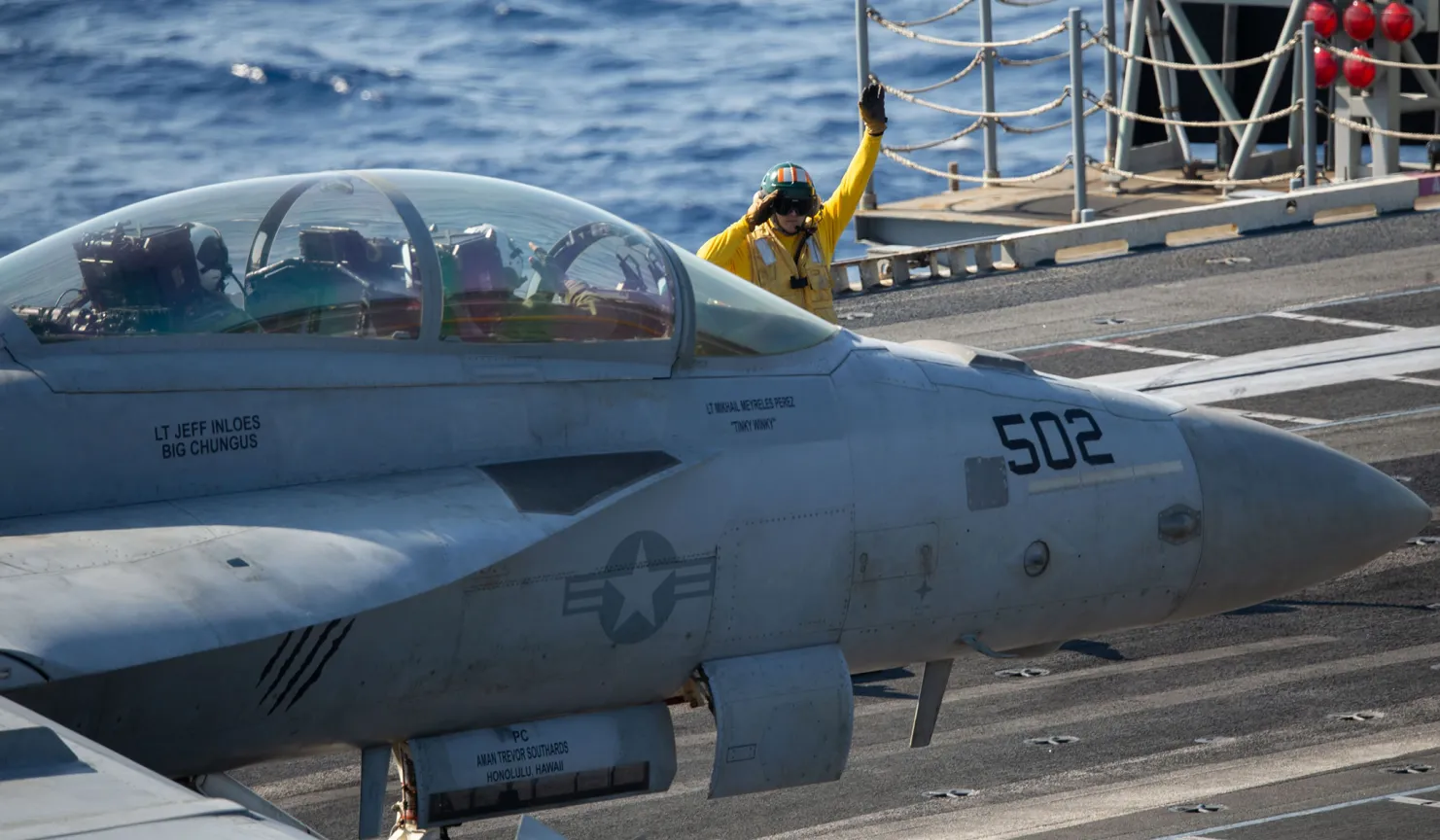 El USS Gerald R. Ford, el mayor portaaviones del mundo con un coste de más de 13.000 millones de dólares, con cazas F/A-18 Super Hornet patrullando en el mar Adriático.-3 El USS Gerald R. Ford, el mayor portaaviones del mundo con un coste de más de 13.000 millones de dólares, con cazas F/A-18 Super Hornet patrullando en el mar Adriático.-3
