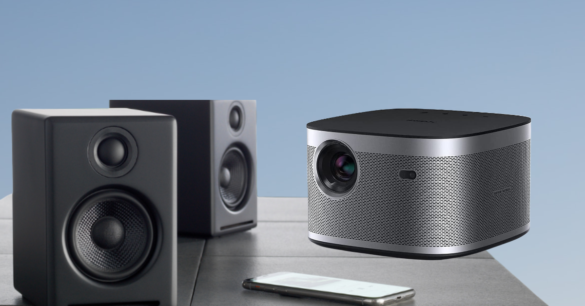 do projectors have speakers