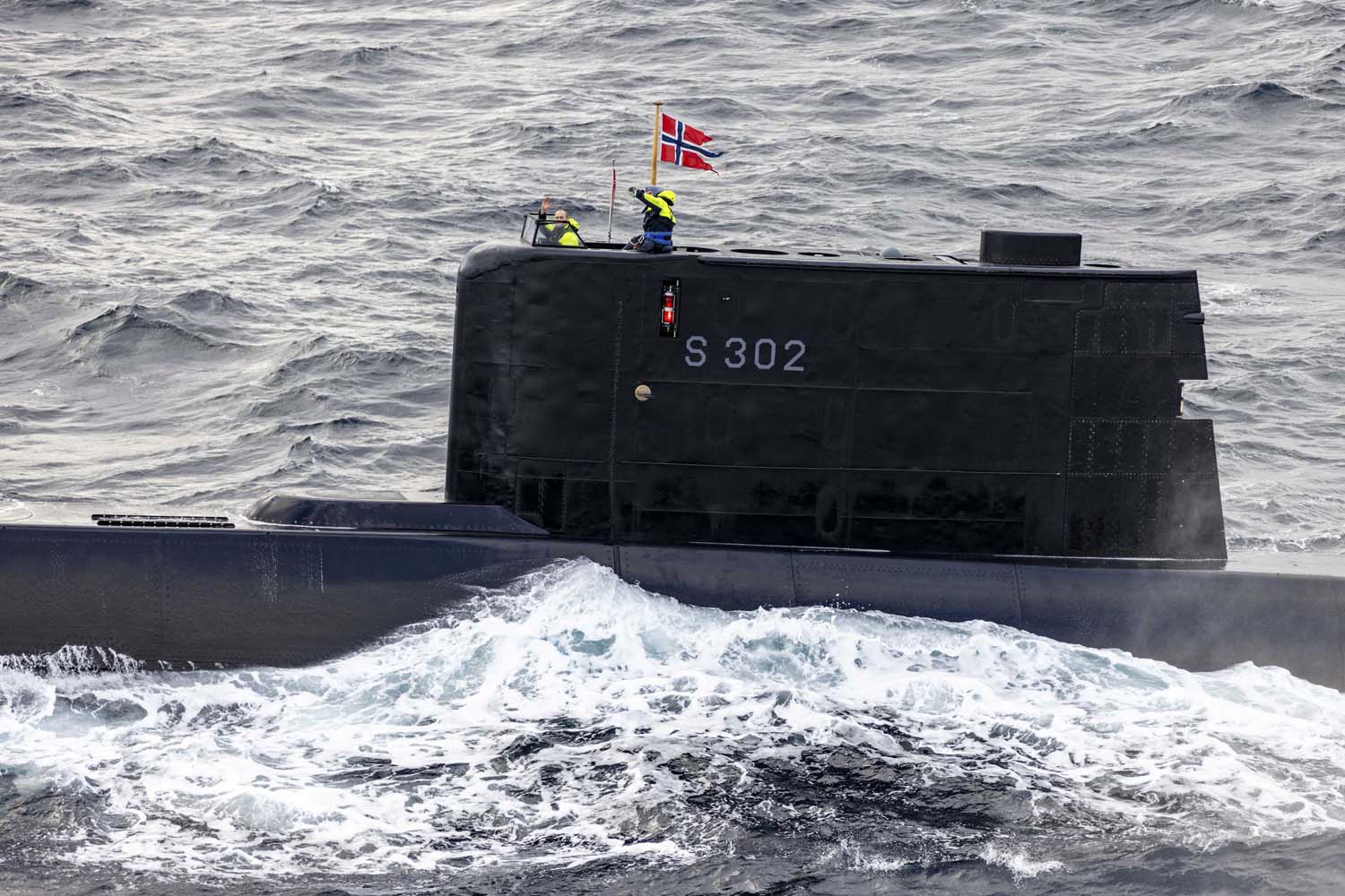 El portaaviones británico HMS Queen Elizabeth, que transporta cazas de quinta generación F-35B Lightning II, se ha transferido al mando de la OTAN por primera vez en la historia-12