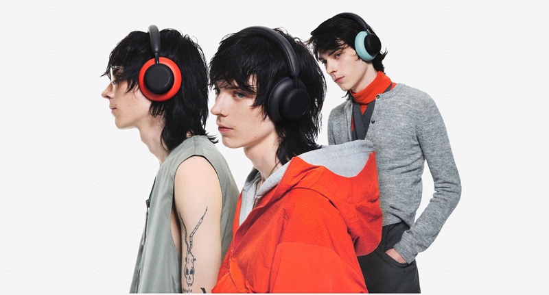 Auriculares CMF Headphone Pro con almohadillas abiertas Auriculares CMF Headphone Pro con almohadillas abiertas