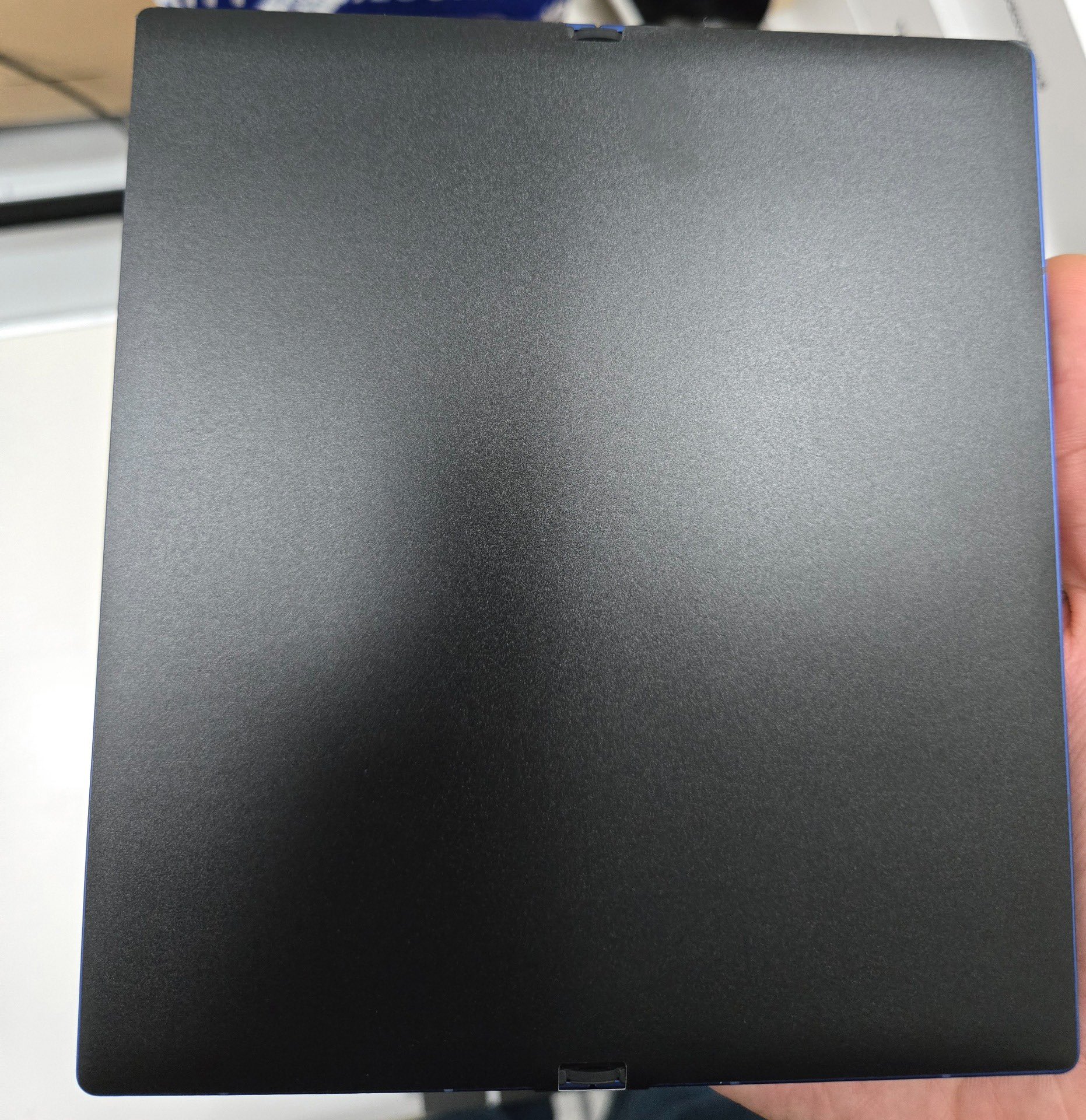Pantalla principal del Galaxy Z Fold 7 bajo la película