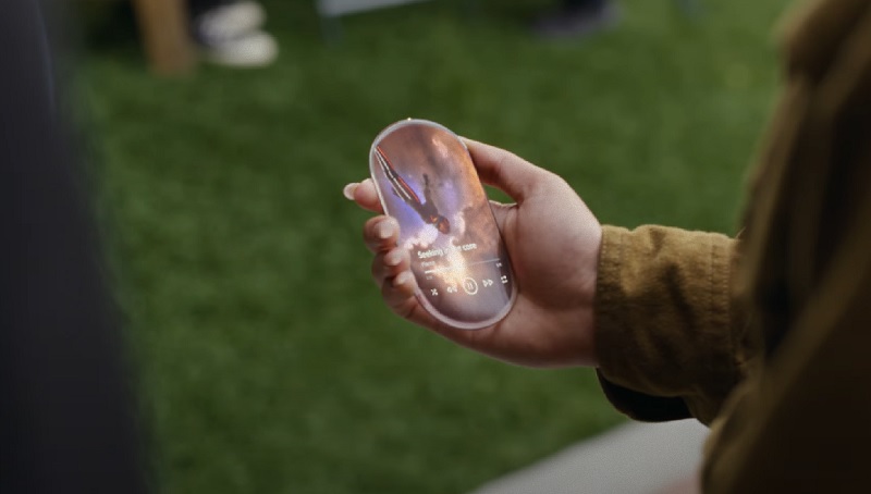 Una mirada al futuro: Sony mostró cómo podrían ser los gamepads, los smartphones, los cascos de realidad virtual, el cine en 3D y la tecnología de juego dentro de diez años.-3 Una mirada al futuro: Sony mostró cómo podrían ser los gamepads, los smartphones, los cascos de realidad virtual, el cine en 3D y la tecnología de juego dentro de diez años.-3