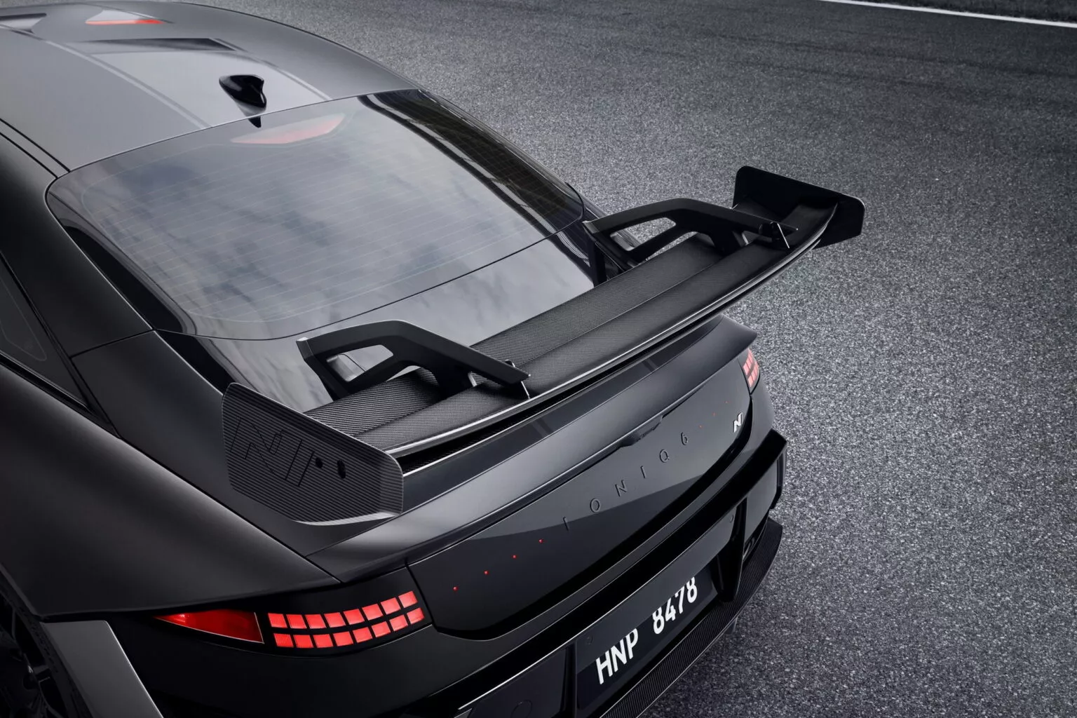 Vista de la parte trasera del Hyundai Ioniq 6 N