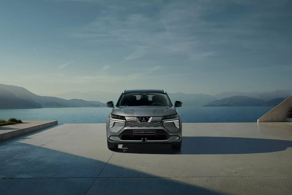 Mitsubishi Eclipse Cross Crossover Eléctrico Lateral