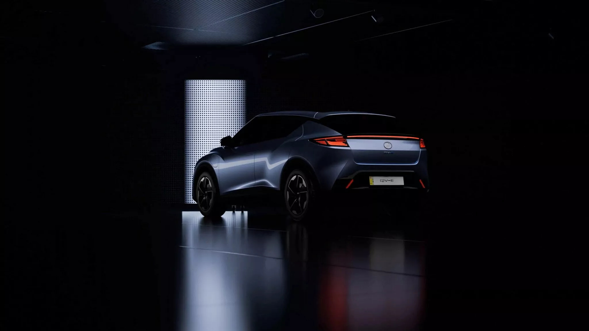 Vista lateral del Perodua QV-E