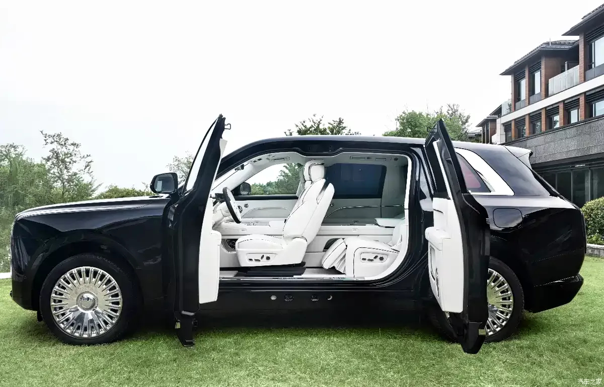 Frente y parrilla del SUV Dreame Frente y parrilla del SUV Dreame