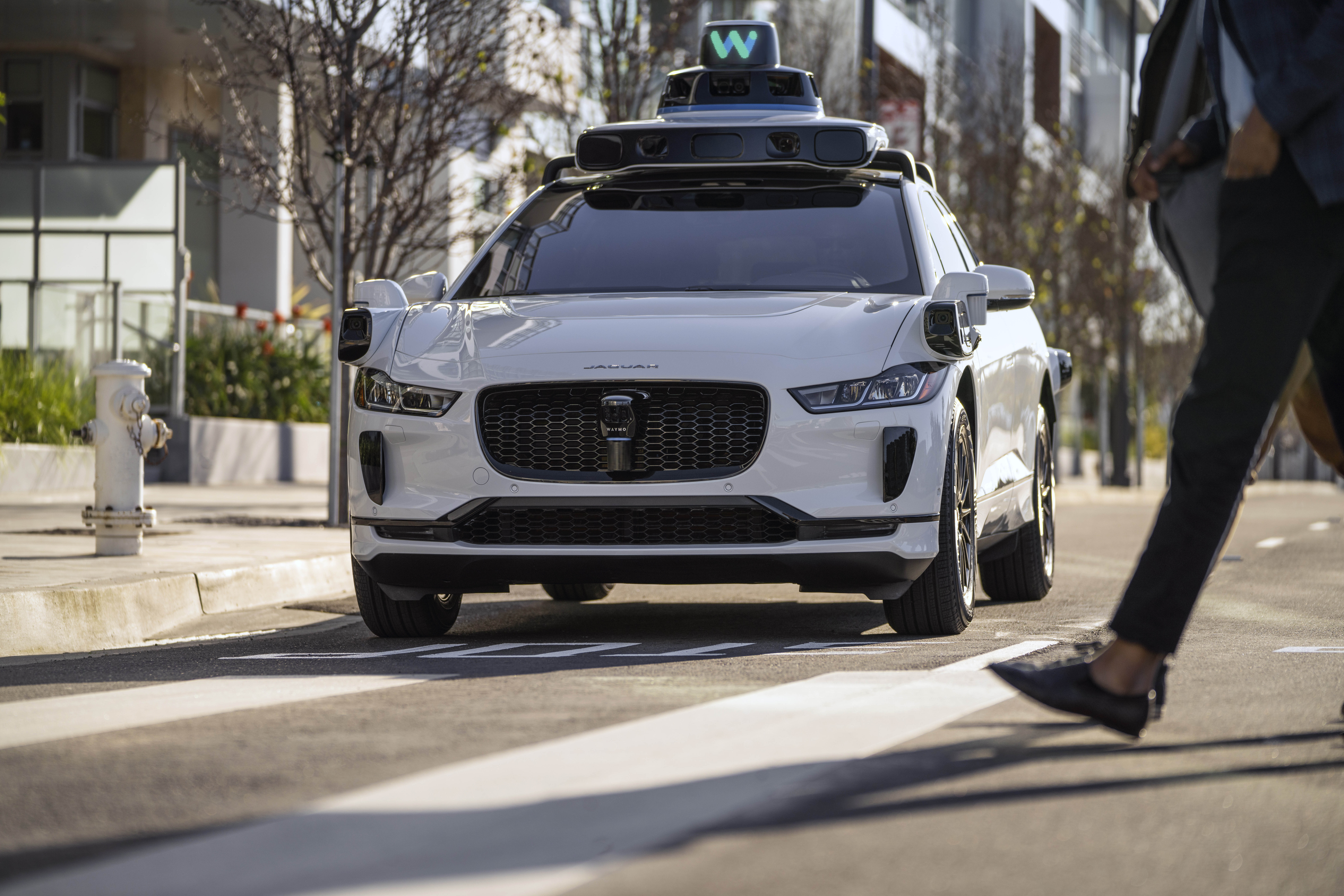 Waymo retira el software de los robotaxi tras dos accidentes en Phoenix