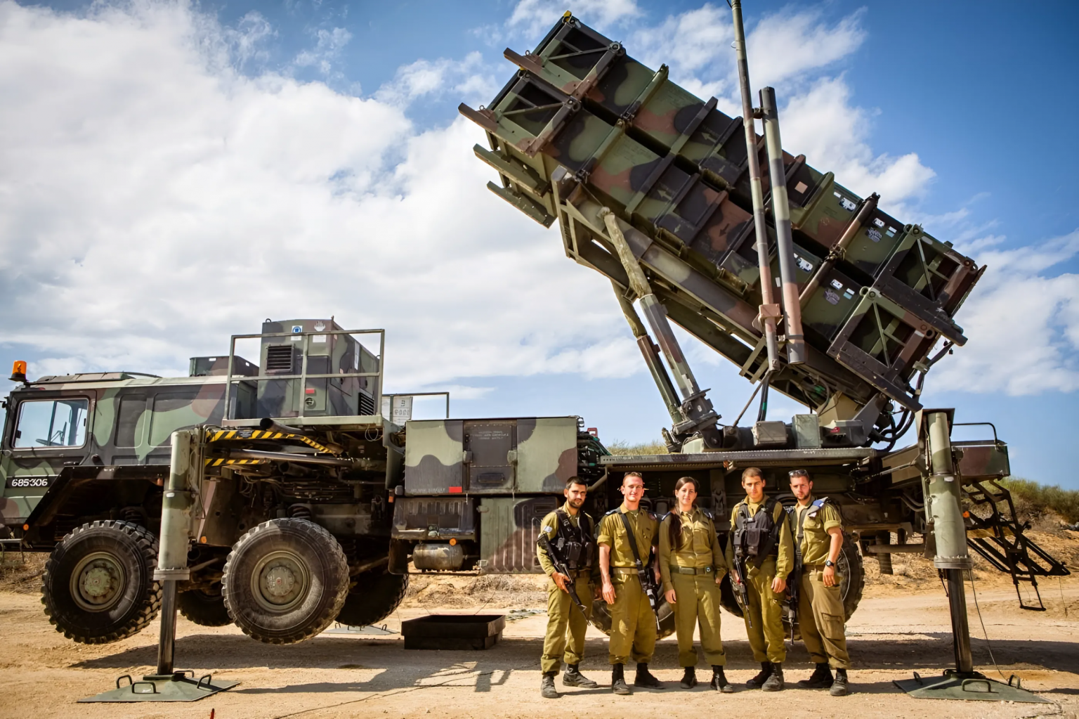 Soldados de las IDF cerca de un lanzador de misiles tierra-aire Patriot PAC-2. Ilustración: Fuerzas de Defensa de Israel