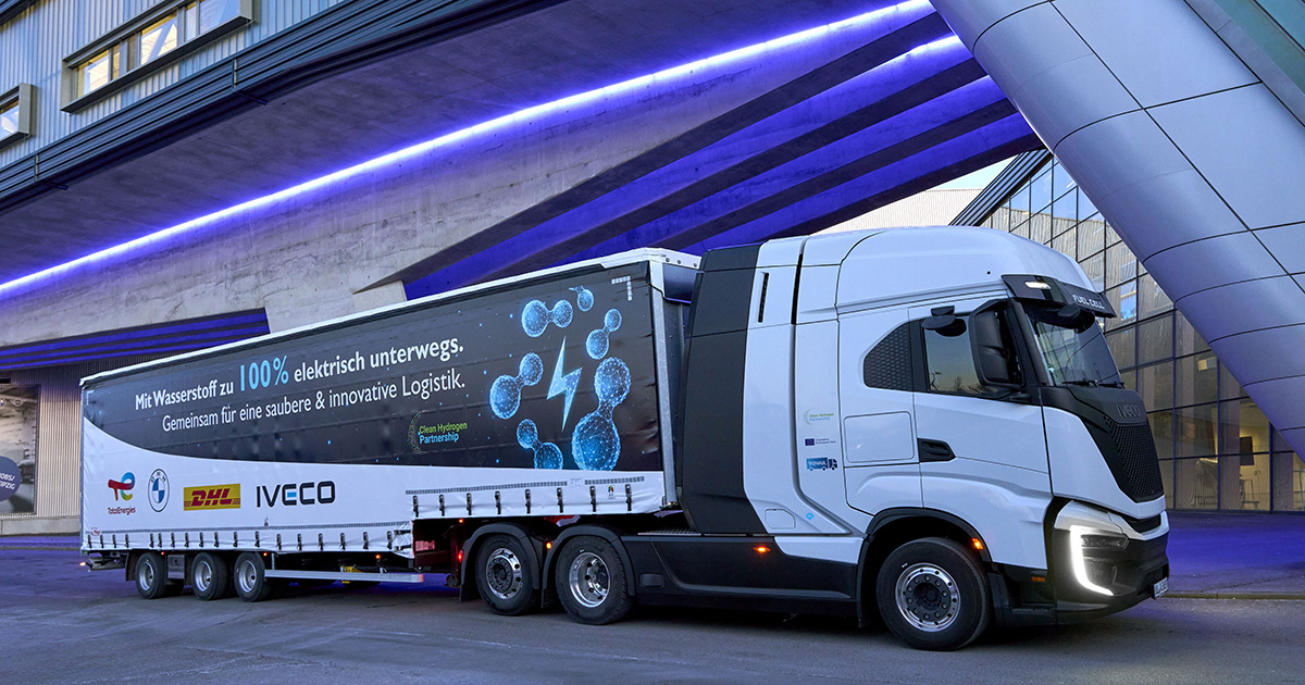 Camión IVECO S-eWay Fuel Cell en un evento de BMW Camión IVECO S-eWay Fuel Cell en un evento de BMW