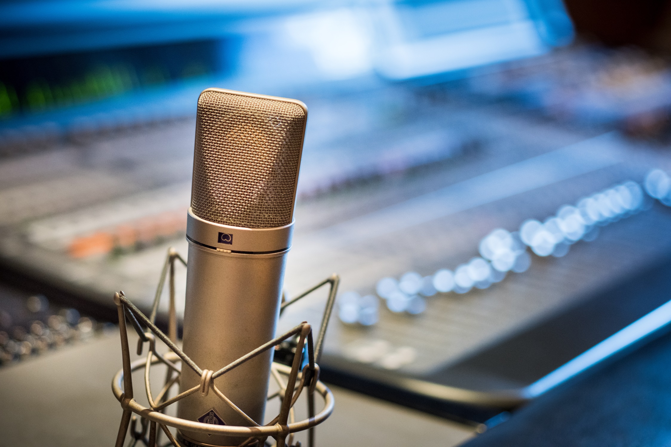 ElevenLabs ha creado un servicio de IA para clonación de voz y doblaje de vídeo en 20 idiomas ElevenLabs ha creado un servicio de IA para clonación de voz y doblaje de vídeo en 20 idiomas