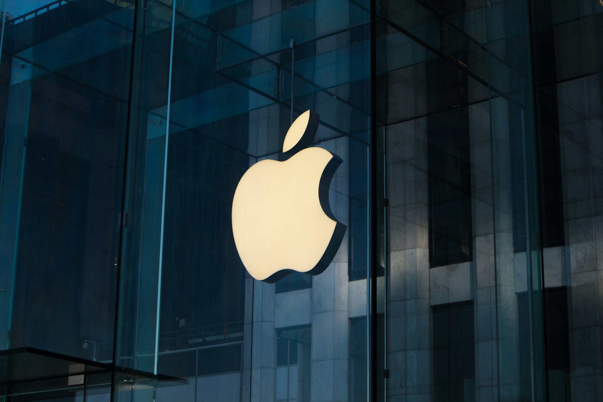 Apple presenta un modelo de IA para editar imágenes basado en comandos de texto