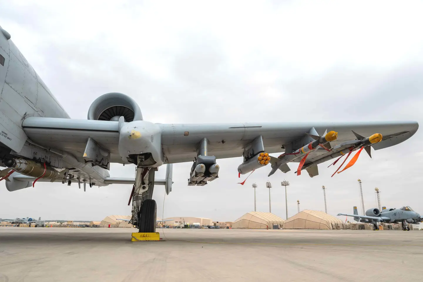 El emblemático avión de ataque A-10 Thunderbolt II ya puede utilizar misiles APKWS II y bombas guiadas de pequeño diámetro GBU-39/B.-2 El emblemático avión de ataque A-10 Thunderbolt II ya puede utilizar misiles APKWS II y bombas guiadas de pequeño diámetro GBU-39/B.-2