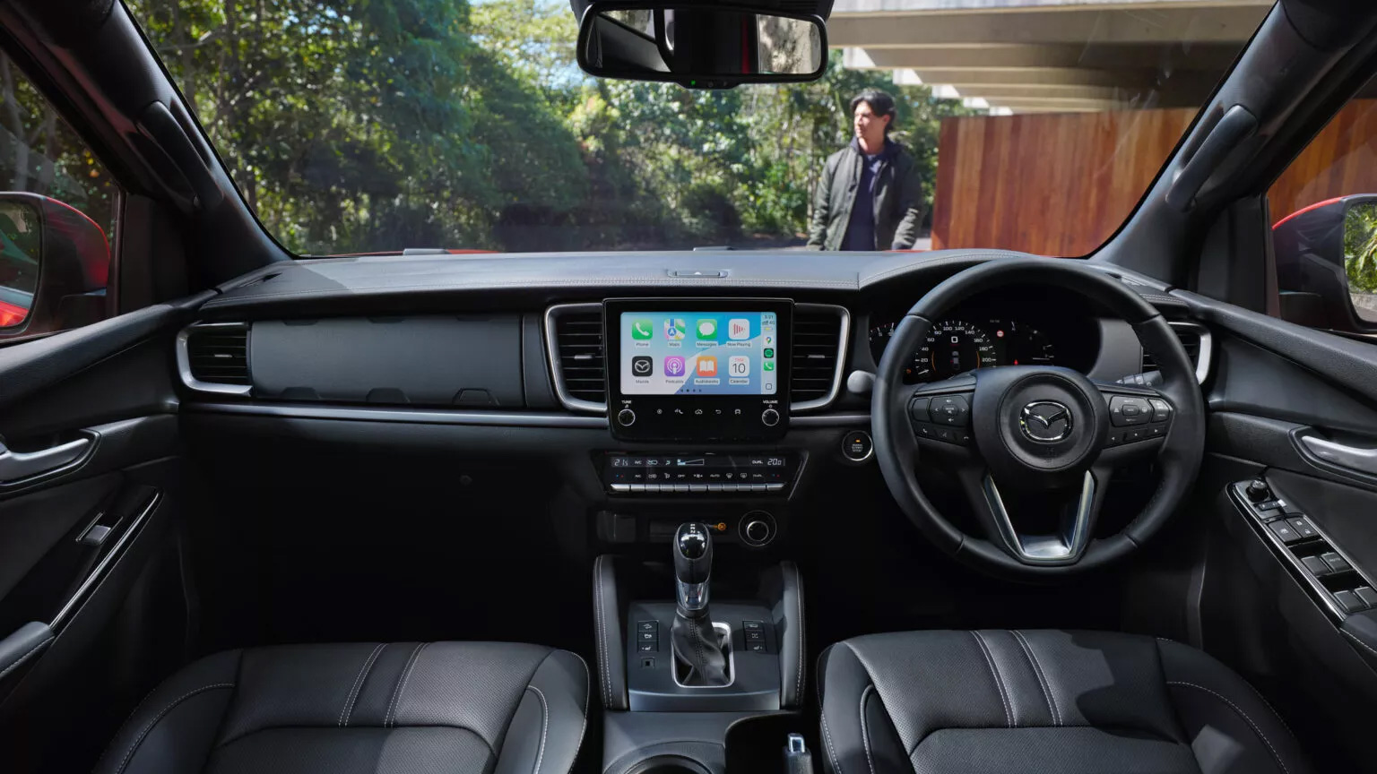 Interior del Mazda BT-50 2025