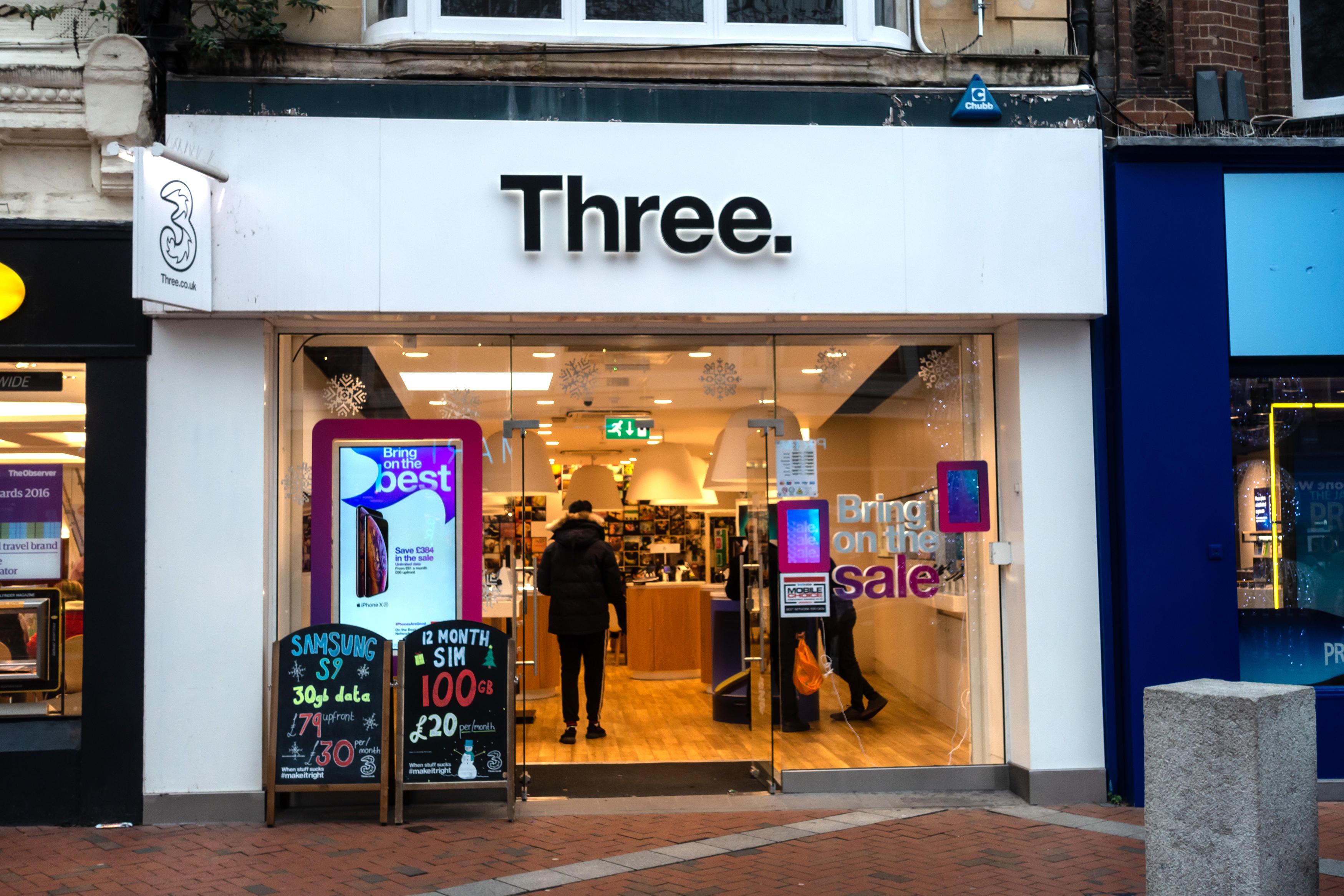 El operador de telefonía móvil Three ha lanzado un plan de banda ancha para empresas con 5G y una velocidad media de 100 Mbps a un precio de 14,17€.