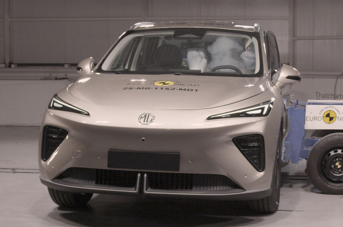 Foto del choque frontal del MG S6 EV Foto del choque frontal del MG S6 EV