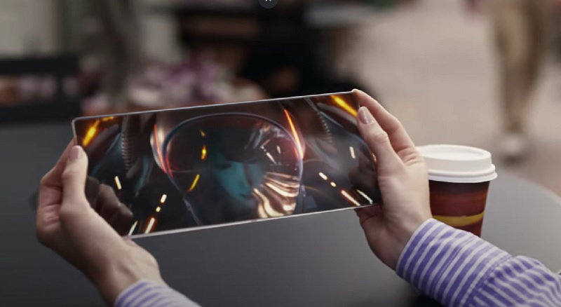 Una mirada al futuro: Sony mostró cómo podrían ser los gamepads, los smartphones, los cascos de realidad virtual, el cine en 3D y la tecnología de juego dentro de diez años.-4 Una mirada al futuro: Sony mostró cómo podrían ser los gamepads, los smartphones, los cascos de realidad virtual, el cine en 3D y la tecnología de juego dentro de diez años.-4
