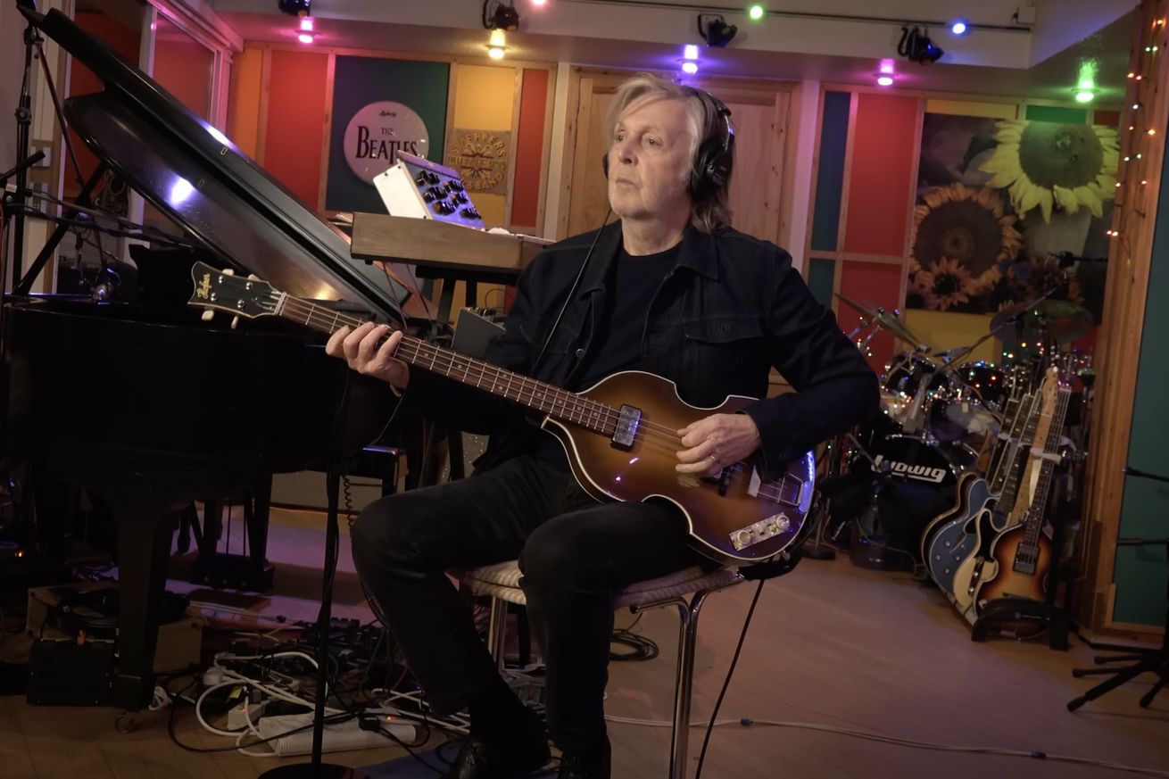 Los Beatles lanzan la canción "Now and Then" con la voz de John Lennon reconstruida por IA Los Beatles lanzan la canción "Now and Then" con la voz de John Lennon reconstruida por IA