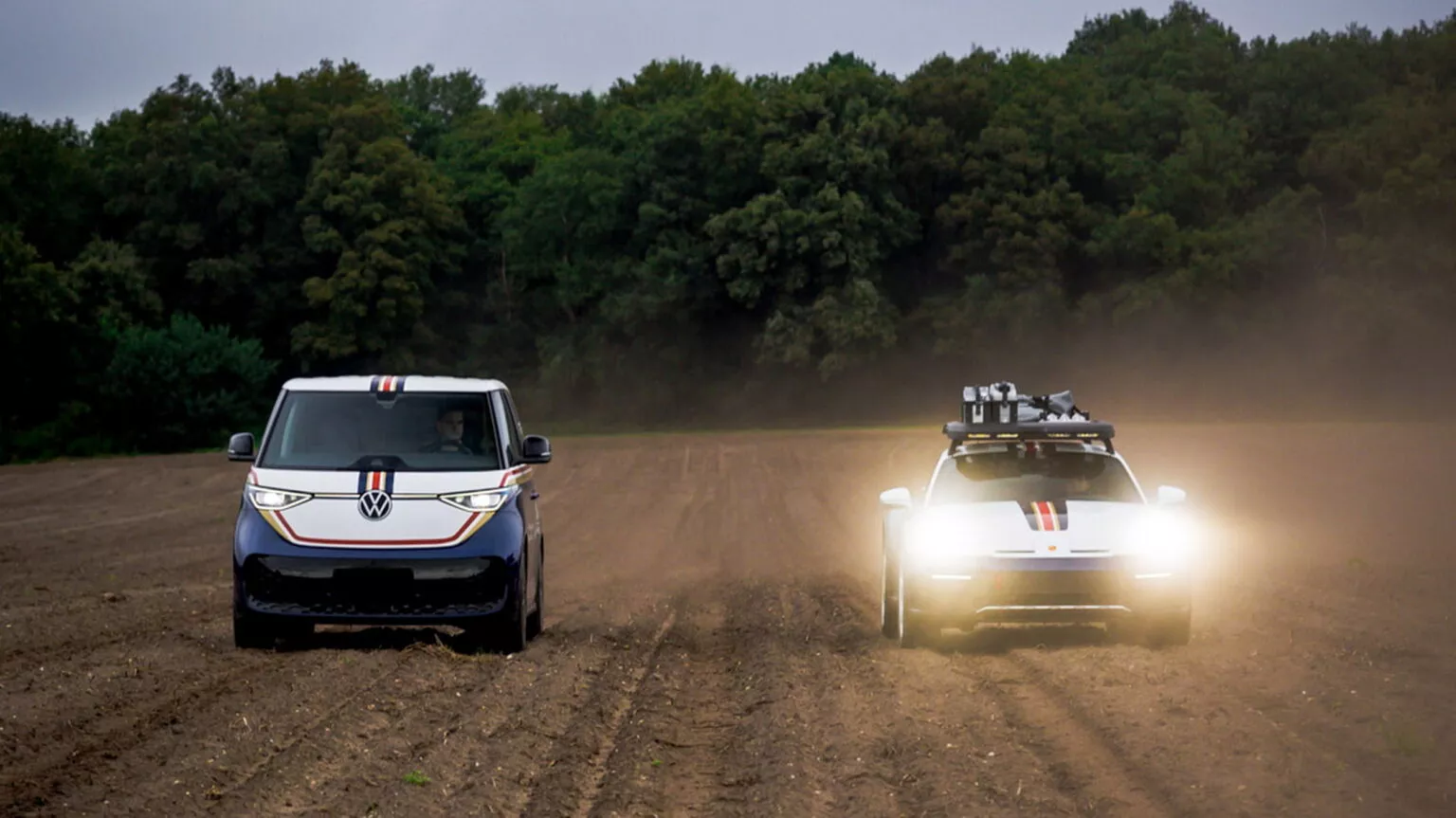 Porsche 911 Dakar con furgoneta VW ID. Buzz Porsche 911 Dakar con furgoneta VW ID. Buzz