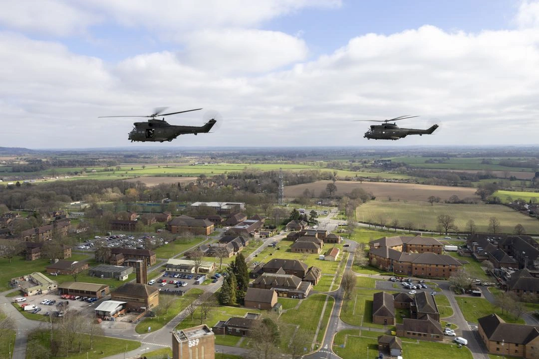 Un sobrevuelo del SA 330 Puma británico. Ilustración: Royal Air Force