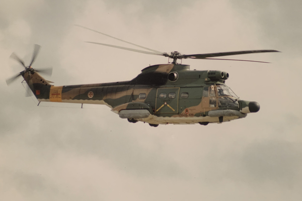 Helicóptero SA-330S Puma de Portugal Helicóptero SA-330S Puma de Portugal
