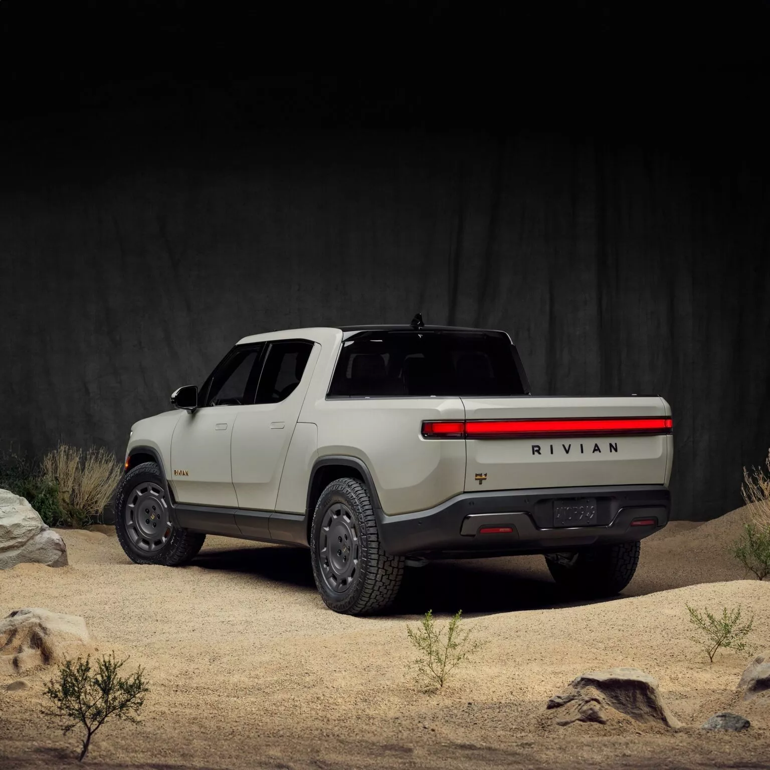 Rivian R1 Dune Edition Vista lateral Rivian R1 Dune Edition Vista lateral