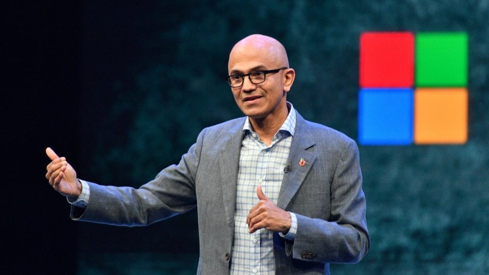 El jefe de Microsoft defiende la inversión en OpenAI en medio del escrutinio de la UE y el Reino Unido El jefe de Microsoft defiende la inversión en OpenAI en medio del escrutinio de la UE y el Reino Unido
