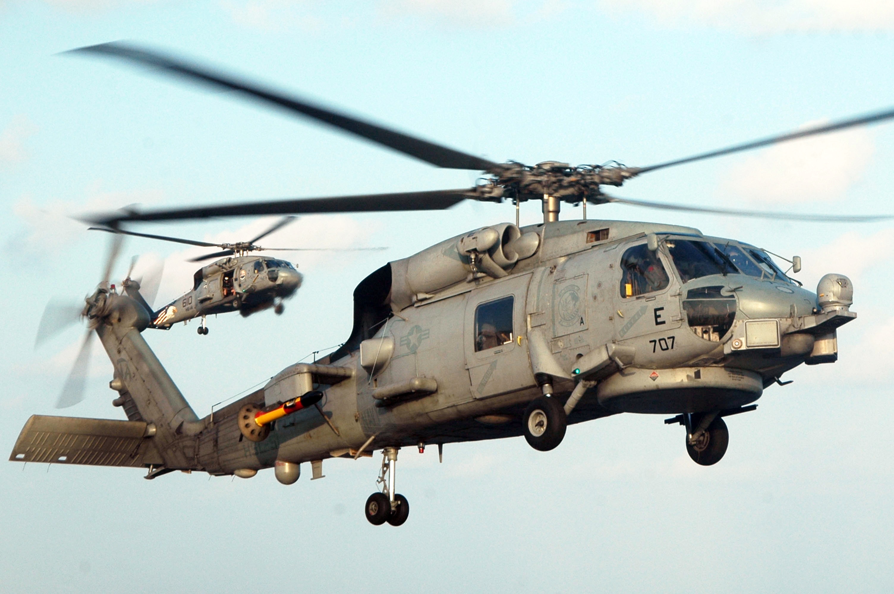 Contrato de 380 millones de dólares: España encarga a Lockheed Martin 8 helicópteros Sikorsky MH-60R Seahawk para sustituir a los helicópteros Sikorsky SH-3 Sea King. Contrato de 380 millones de dólares: España encarga a Lockheed Martin 8 helicópteros Sikorsky MH-60R Seahawk para sustituir a los helicópteros Sikorsky SH-3 Sea King.