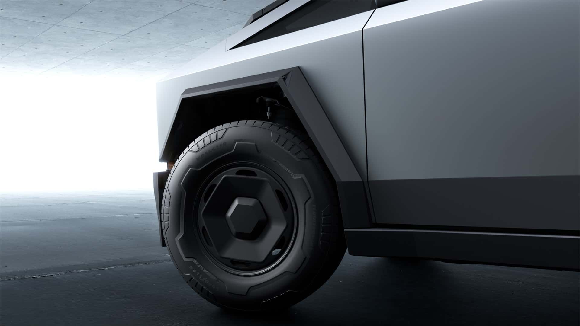 Tesla Cybertruck Long Range en movimiento Tesla Cybertruck Long Range en movimiento