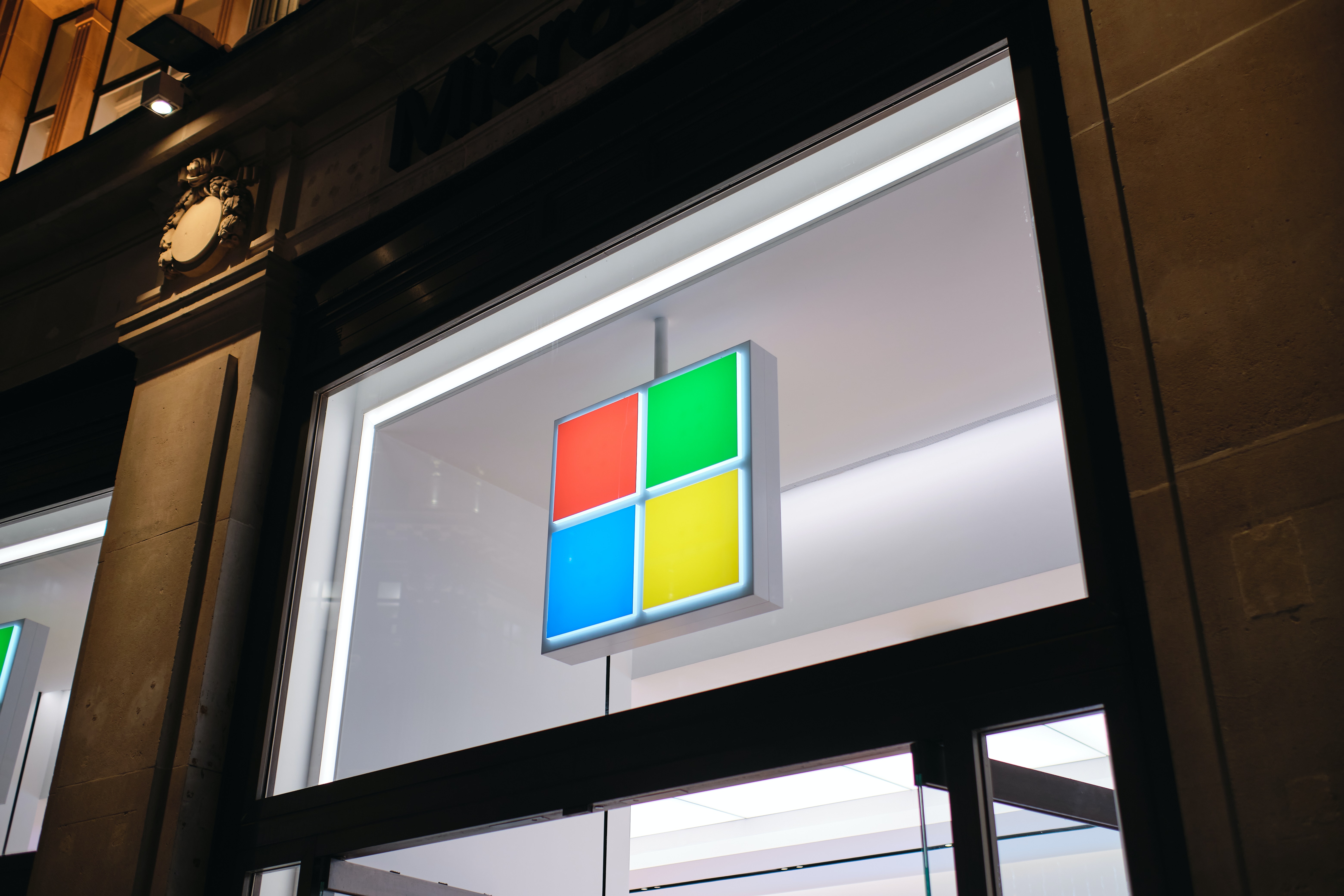 Microsoft ha bloqueado temporalmente ChatGPT para los empleados por razones de seguridad Microsoft ha bloqueado temporalmente ChatGPT para los empleados por razones de seguridad