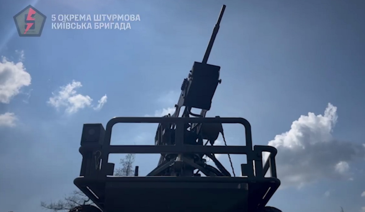 Las Fuerzas Armadas ucranianas muestran las primeras imágenes de un dron blindado terrestre en acción Las Fuerzas Armadas ucranianas muestran las primeras imágenes de un dron blindado terrestre en acción