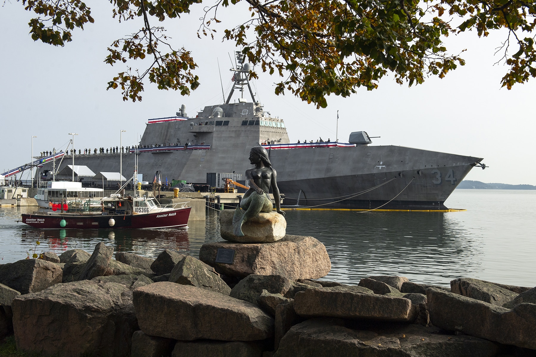 La Marina de los EE.UU. ha puesto en servicio el nuevo buque de combate litoral de clase Independence USS Augusta La Marina de los EE.UU. ha puesto en servicio el nuevo buque de combate litoral de clase Independence USS Augusta