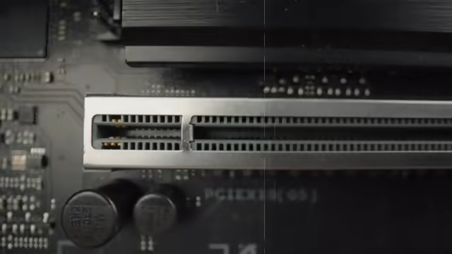 Así es como se ve el nuevo puerto PCI Express. Ilustración: aún del video