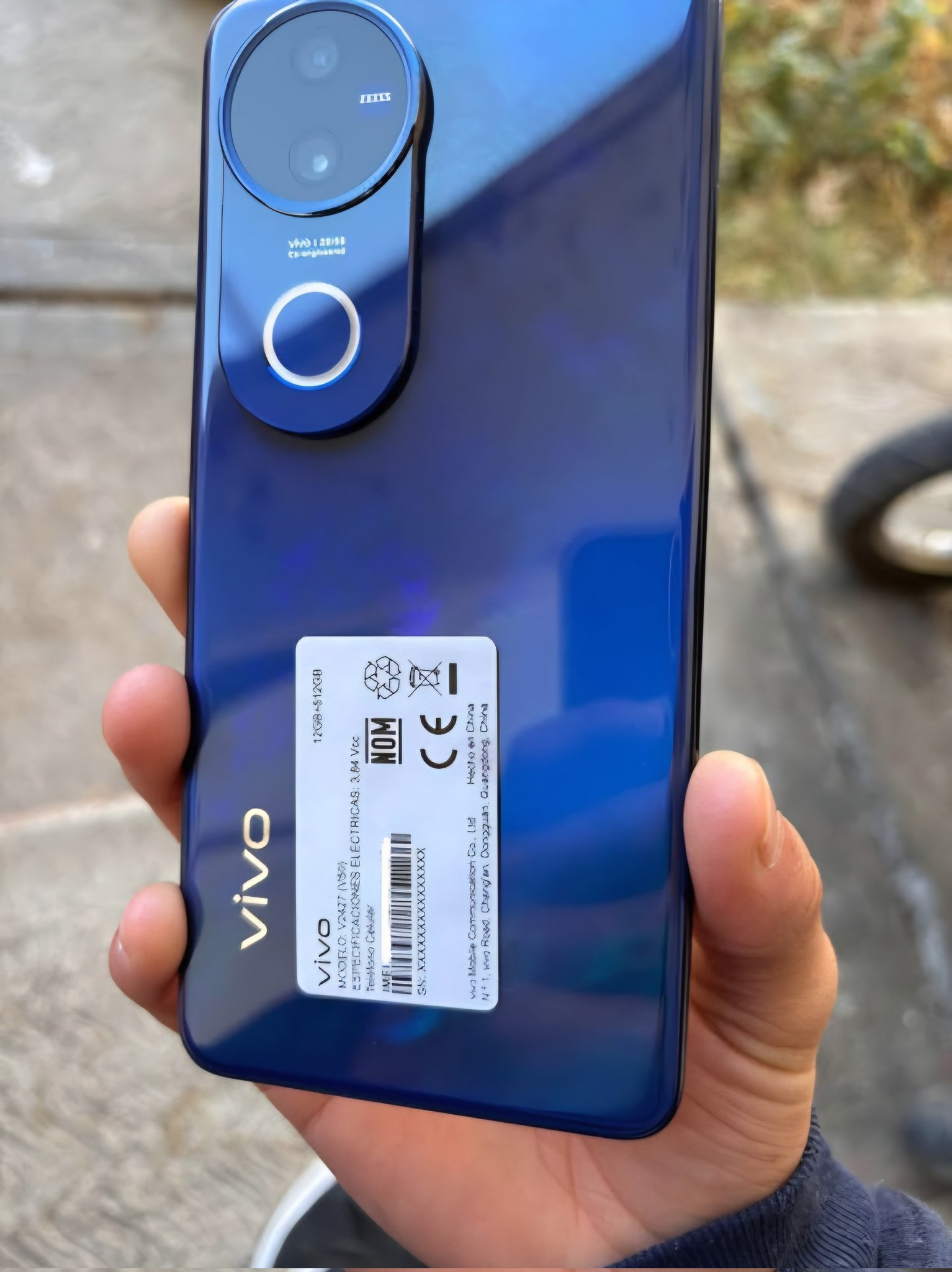 Vivo V50 en Starry Blue, Ángulo 2 Vivo V50 en Starry Blue, Ángulo 2