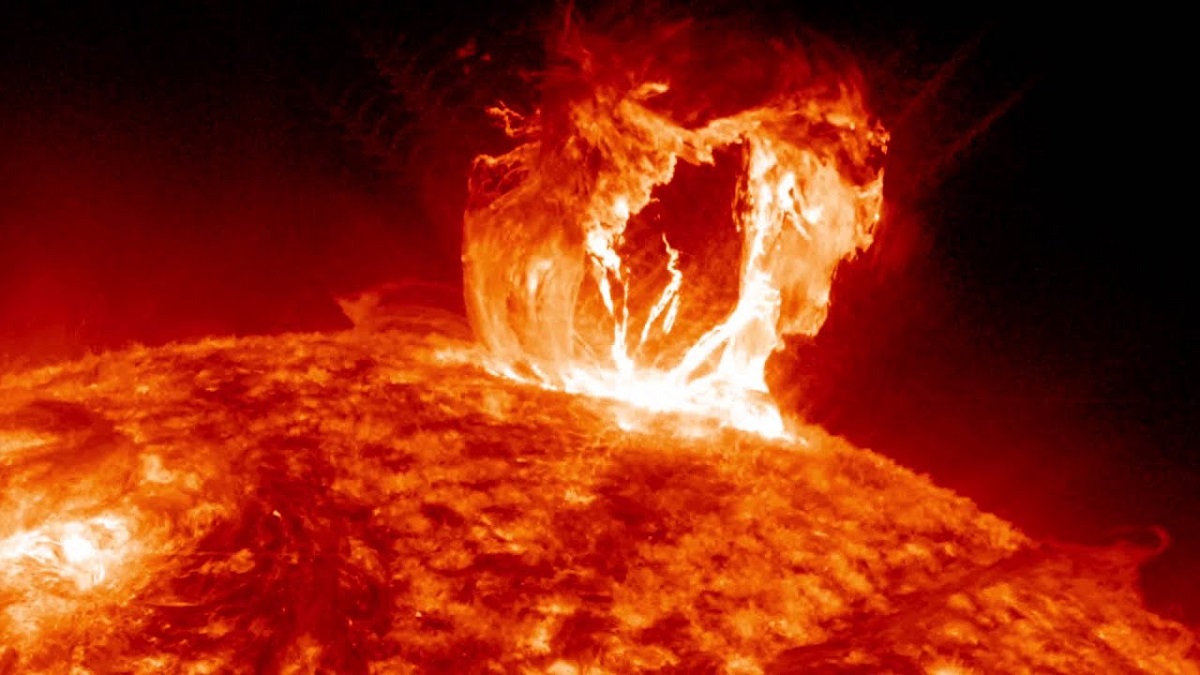 ¡El Sol está de tormenta otra vez! En los próximos dos días, la Tierra será azotada por una potente tormenta magnética de clase G4. ¡El Sol está de tormenta otra vez! En los próximos dos días, la Tierra será azotada por una potente tormenta magnética de clase G4.