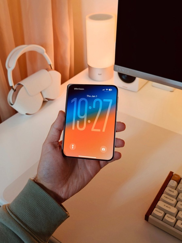 Foto del iPhone Fold en estado desplegado