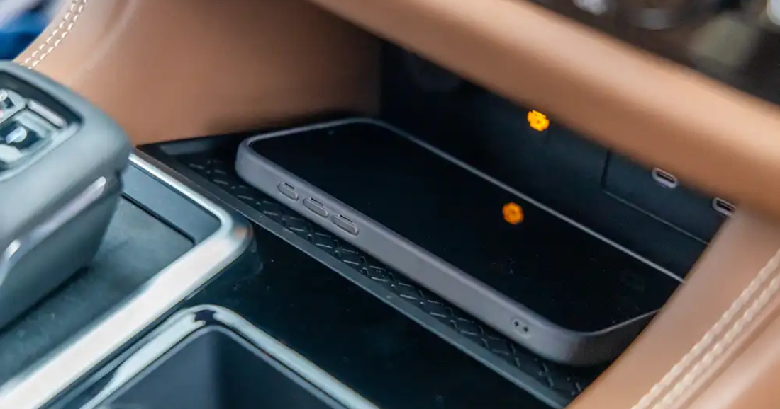 Nissan Pathfinder con función de carga inalámbrica