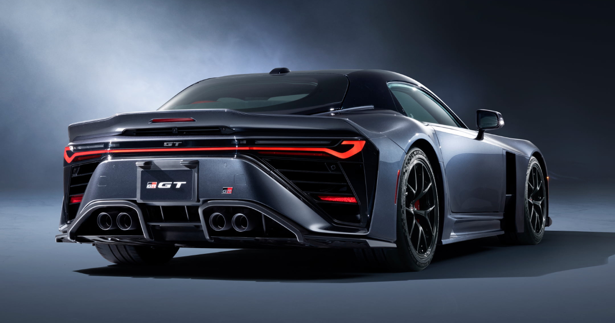 Vista lateral del superdeportivo GR GT