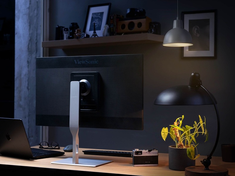 Monitor ViewSonic ColorPro VP66 en una carcasa blanca