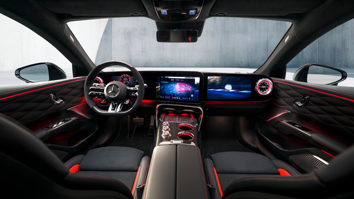 Interior del Mercedes-AMG GT Coupé de 4 Puertas con consola central