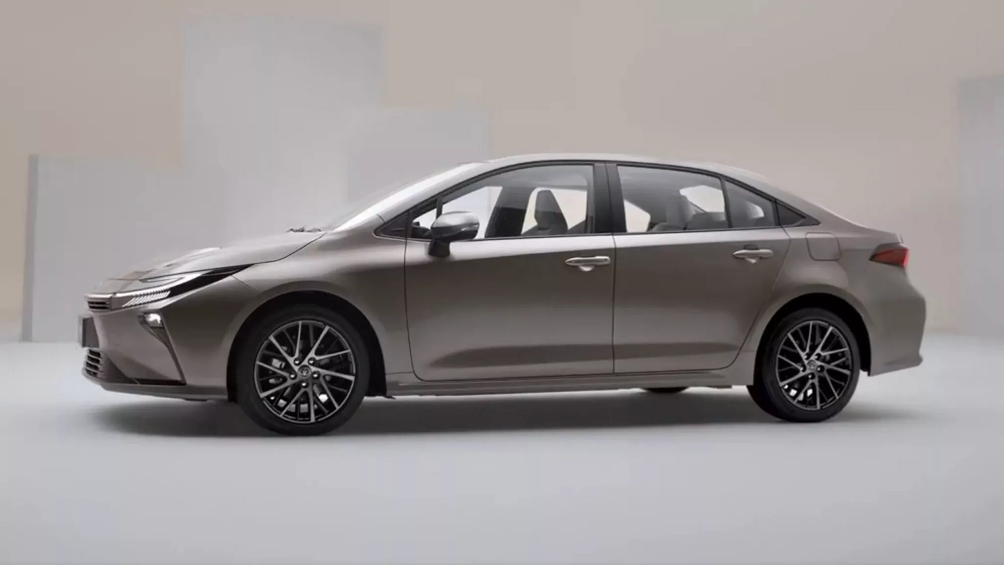 Faros modificados del FAW Toyota Corolla